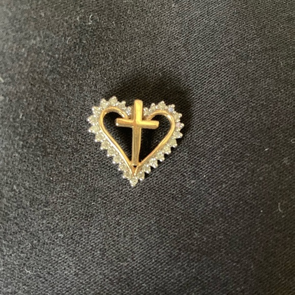 Heart shaped gold cross pendant diamonds 10k - Picture 1 of 6